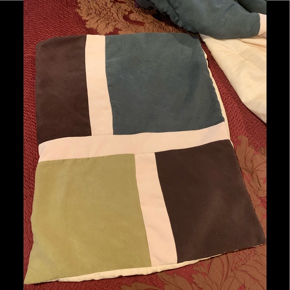 Twin Size Micro-Suede Color-Block Comforter And Pillow Case - Picture 3 of 5